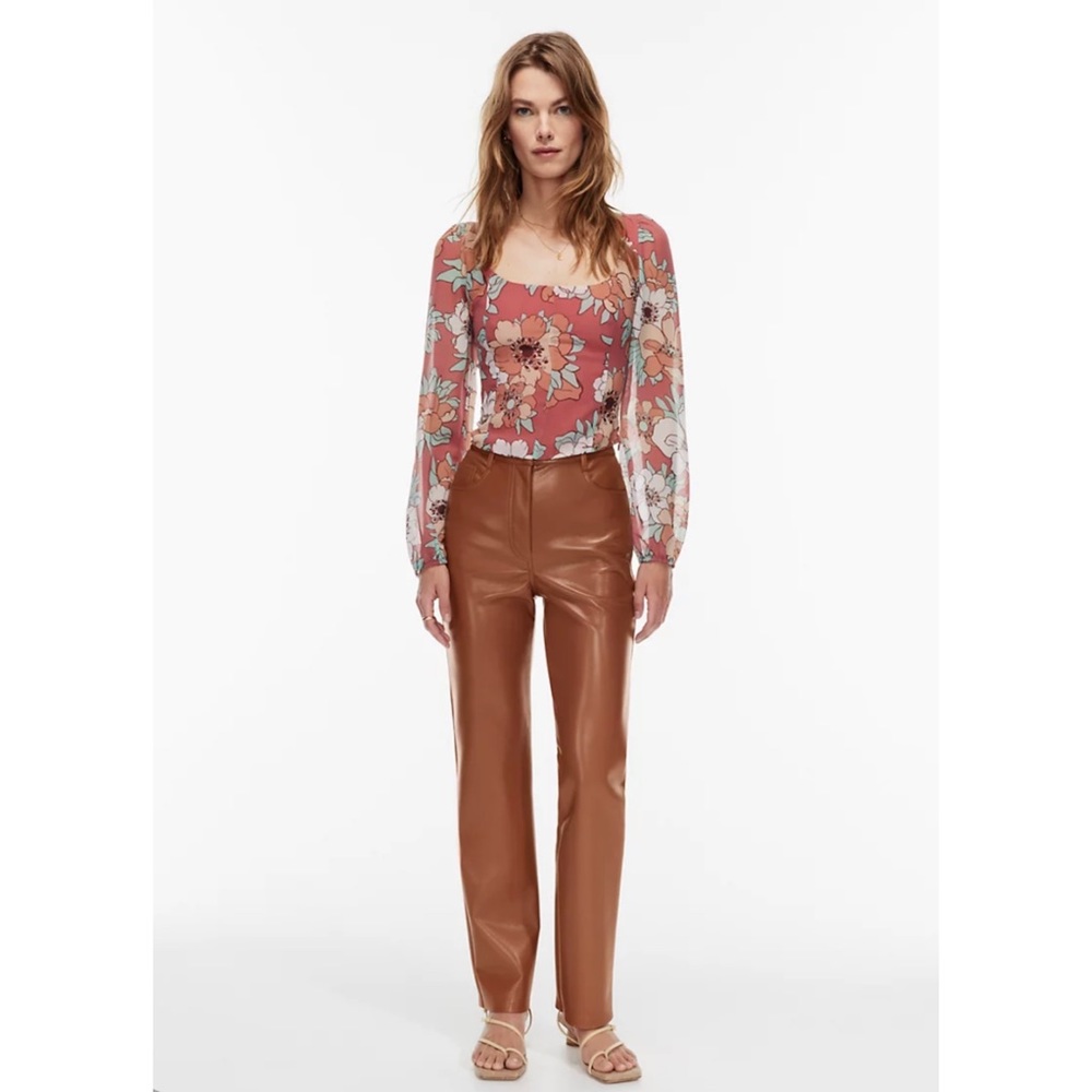 Aritzia Wilfred The Melina High Waisted Straight Vegan Leather Pants Size 4